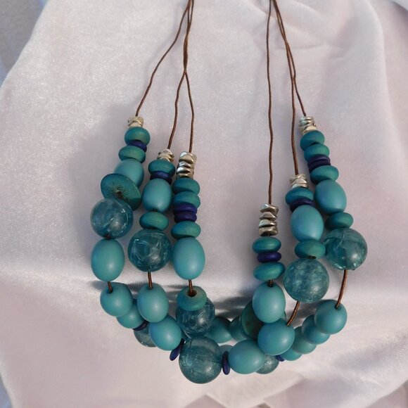 Ladies Coldwater Creek 3 Strand Beaded Necklace - Picture 1 of 3